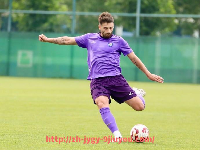 jiuyou九游娱乐-世俱杯历年比赛平均失球时间段统计与防线疲劳关系研究